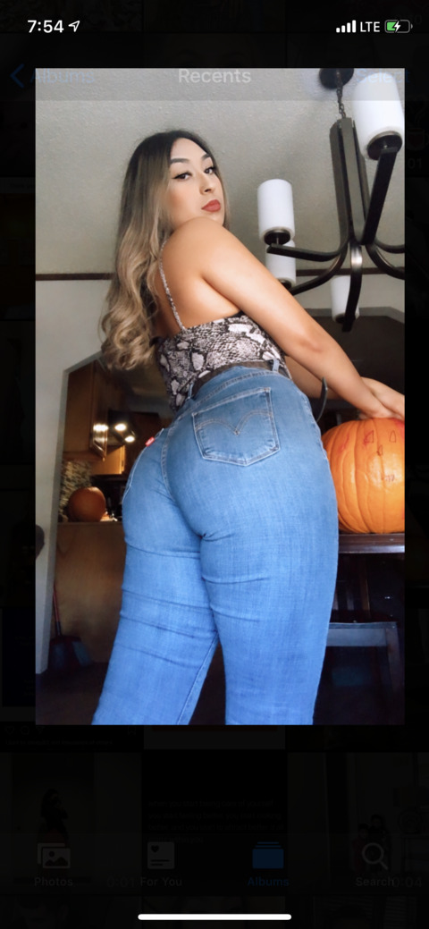Abigail Guzman @abbybabie cover picture