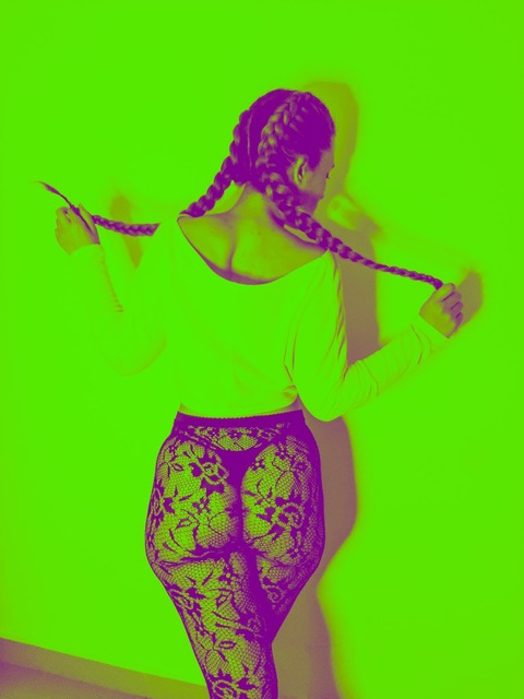 Thais Sánchez @akane_zone cover picture