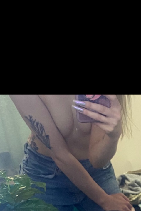 Alana @alanabb cover picture