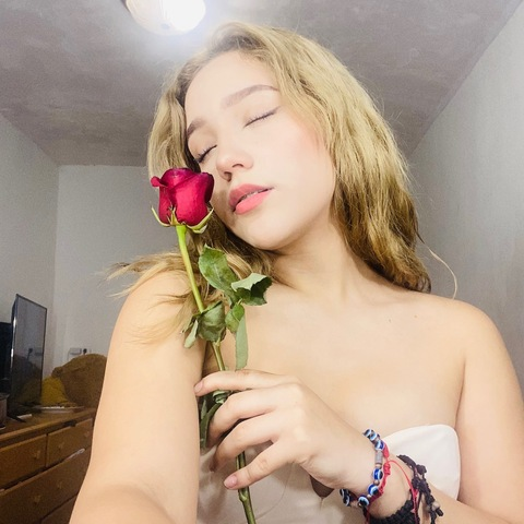 Alexandra @ale_gaste02 cover picture