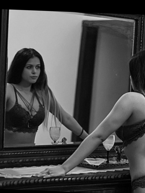 Daniela Castillo @aleinadcastillove cover picture