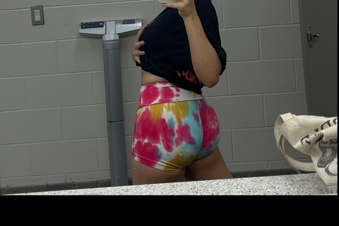 pretty princess @alexaa_loveee cover picture