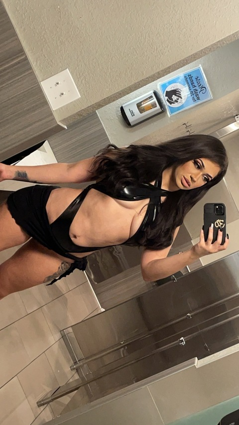 Alicia  Victoria @aliciavictoria1024 cover picture