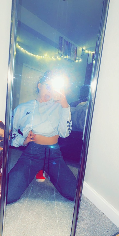 Alysen Meyers @alysen_meyers cover picture