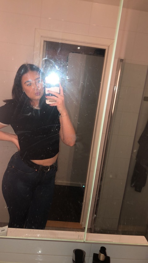 Amanda @amandissh cover picture