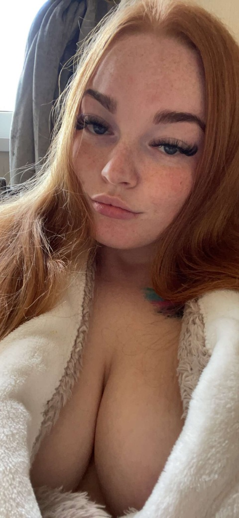 The Red Vixen @amateurredhead cover picture