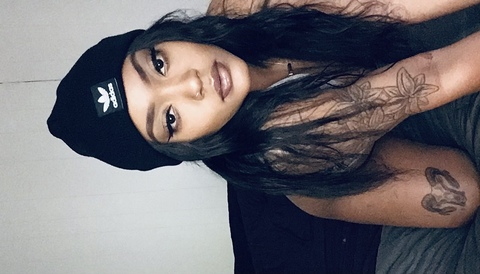 Avianna @angeleyedfck cover picture