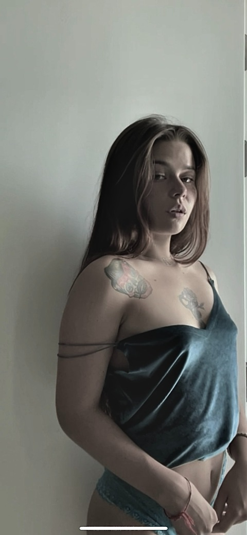 Angie Salvador @angiegram cover picture