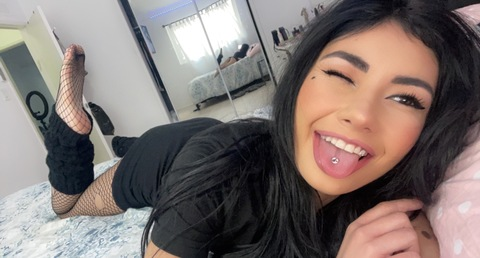 Ari Lee @arileebaby cover picture