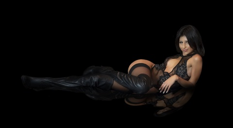 assylla @assylla cover picture