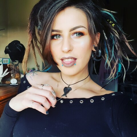 Babe @babewiththedreads cover picture