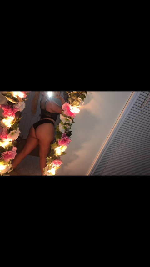 Maecee mouton @babygirlbabyymae cover picture