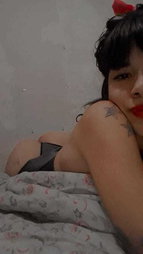 Karin @babyycaliente cover picture