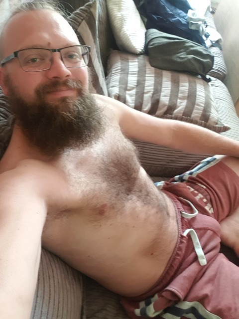 Bearded_Bi_Trucker @beardedbitrucker cover picture