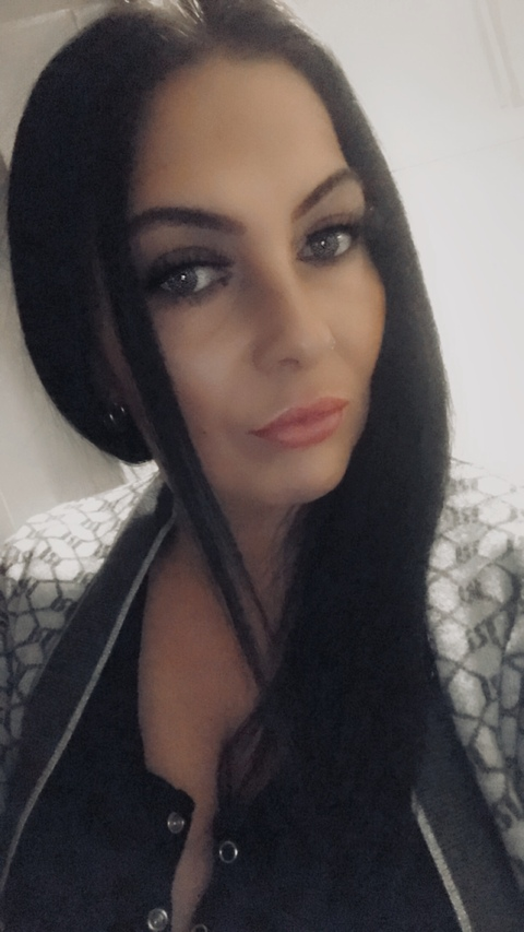 Becki_official @becki_official cover picture