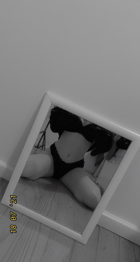 Bonnie @bo33ie cover picture