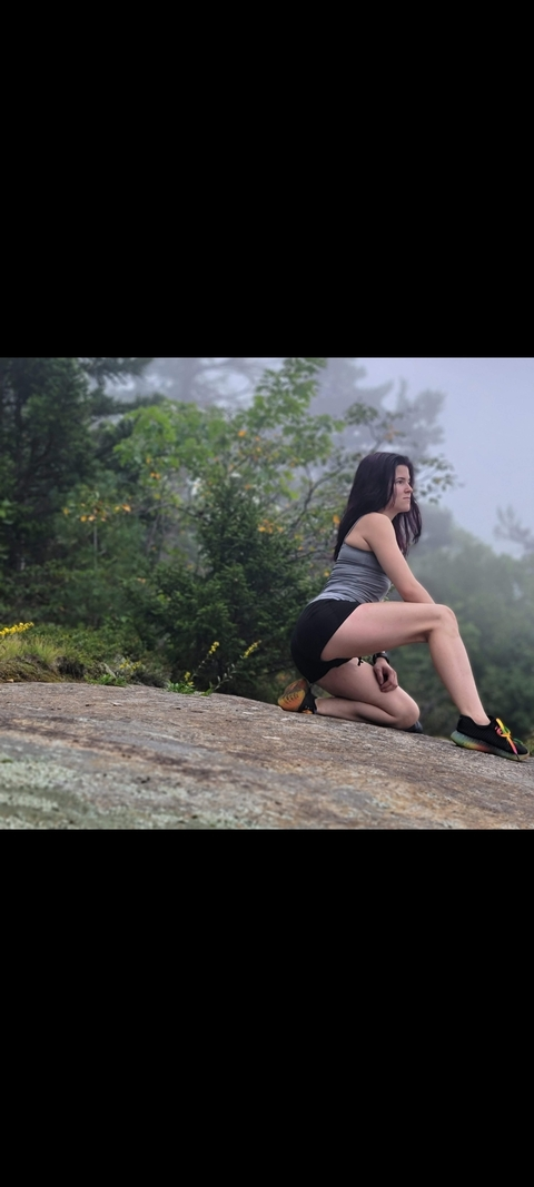 Bea @bravebea cover picture