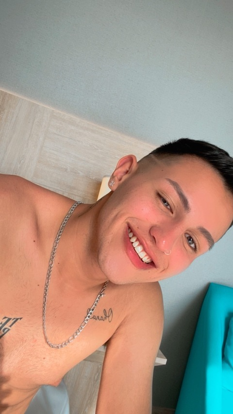 Brayan Santamaria @brayanestiiiben cover picture