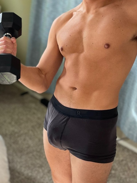 brody brooks @brodybrooks cover picture