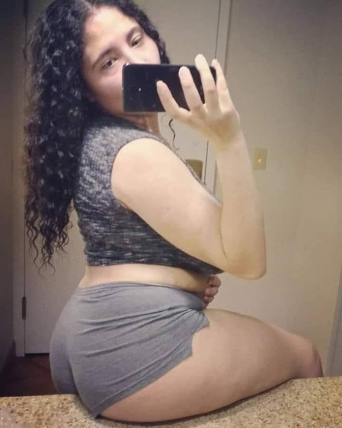 BustyBeauty22 @bustybeauty22 cover picture