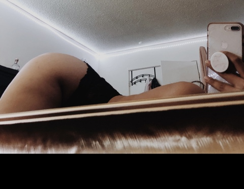 Cali Carmelita @cali_carmelita cover picture
