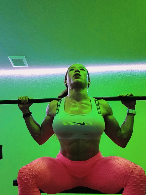 Carolyne Marquez @carolynefit cover picture