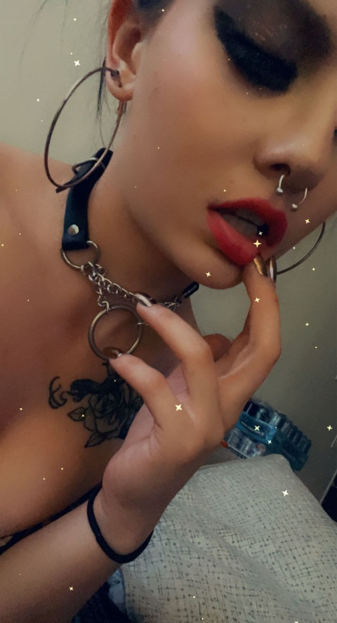Scarlett Red @chaindemon101 cover picture