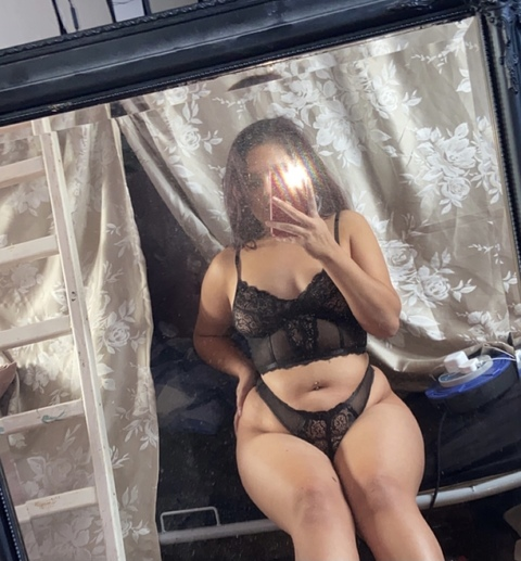 Charlie @charliexxo cover picture