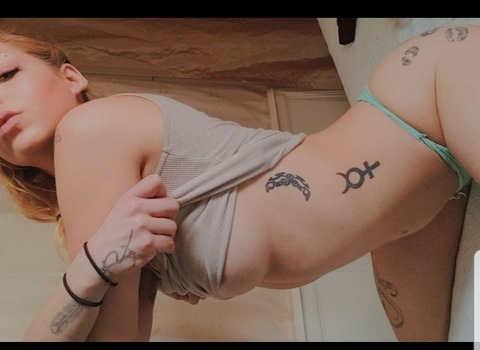 Charlotte @charlottle cover picture