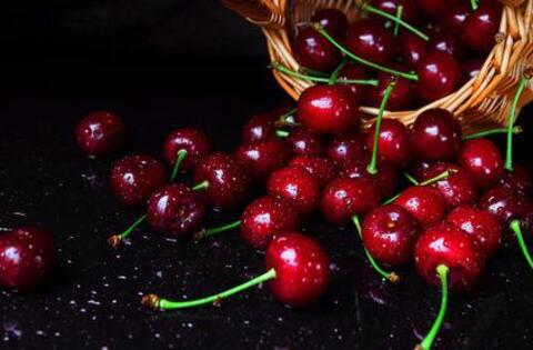 Cherry Mo @cherrylicius cover picture