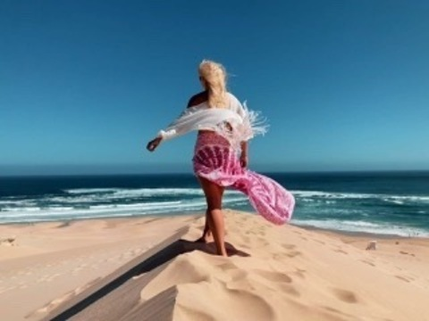 Chloe Moon @chloemoonandstarsfree cover picture