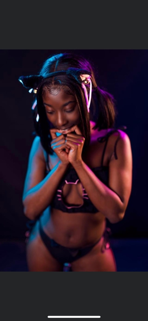 Chynelle @chynelle_ cover picture