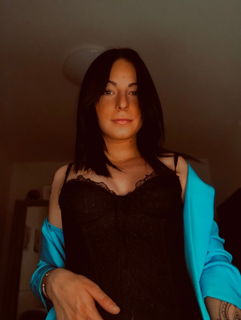 Cloe @cloe0 cover picture
