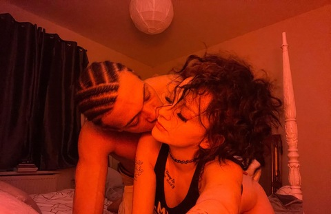Couples account!👩🏻‍🤝‍👨🏽🤍 @couplescontentzx cover picture