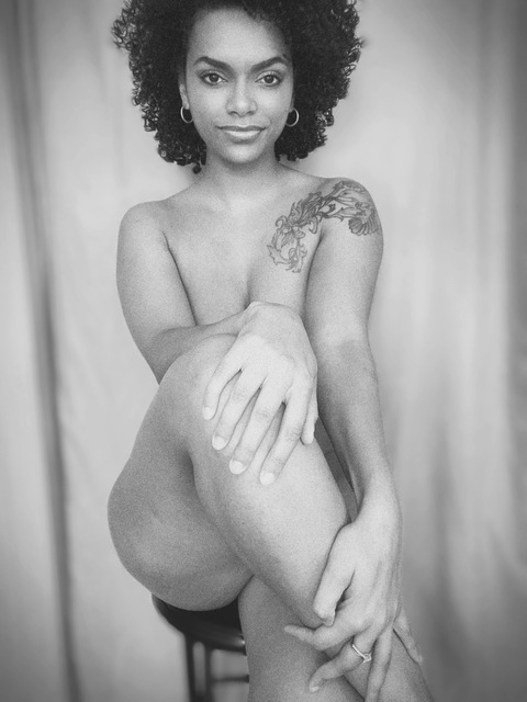 Casey @curlycaseyrae cover picture
