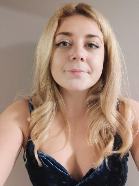 Daisy_b6 @daisy_b6 cover picture