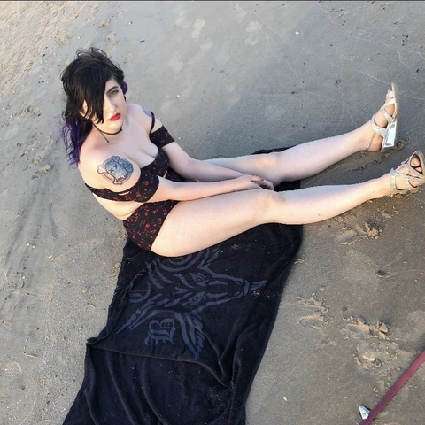 Deathly dolly @deathlydolly cover picture