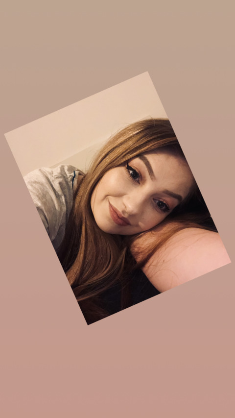 Andreea @deea13 cover picture
