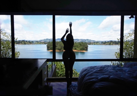 Kinky Khloe @devilkhloee cover picture