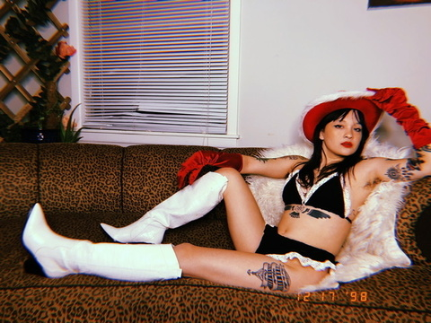 Dolly Hardon @dollyhardon cover picture