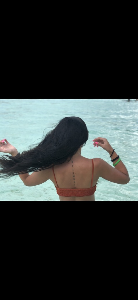 Dani T @dt1003 cover picture