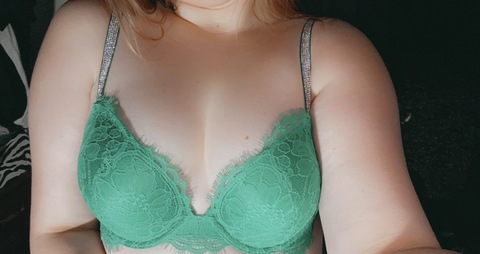 Eileen @eileen34 cover picture