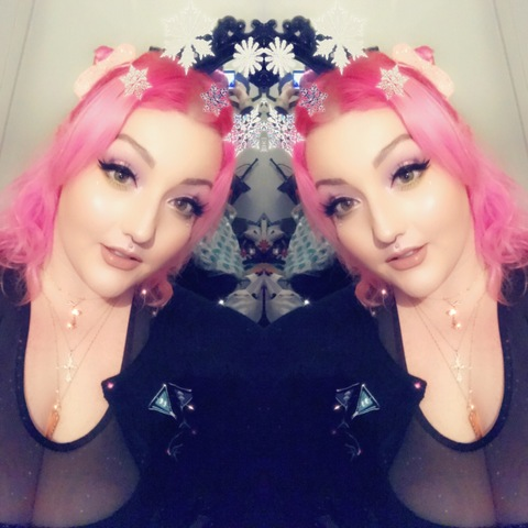 Ela @elaxox cover picture