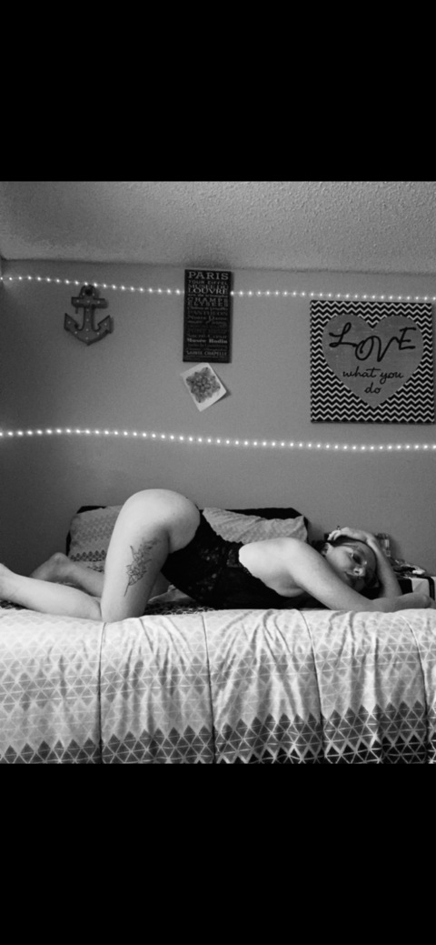 Elise @elise06 cover picture
