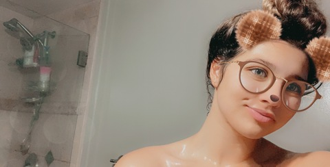 Emily @emilyad cover picture