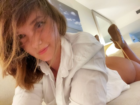 Emily Jones @emilyjonesfree cover picture