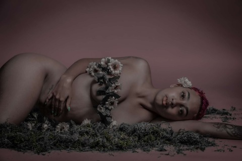 Esméralda @esmeraldamoore cover picture