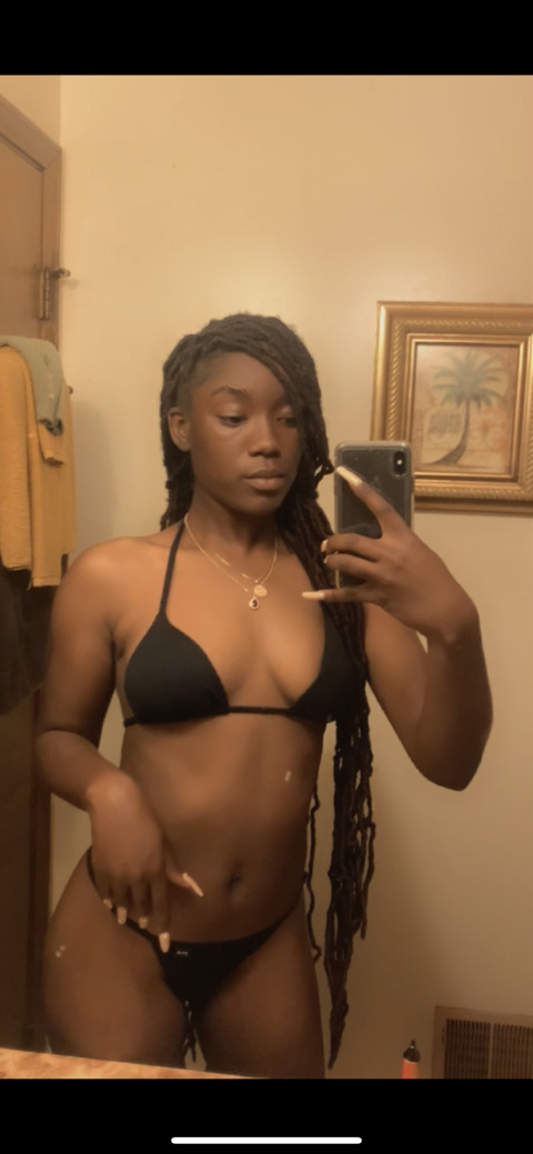 Asiaa G @exclusivebrattt cover picture