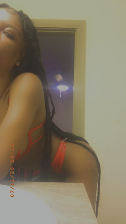 Pretty Petite @fat-mama cover picture