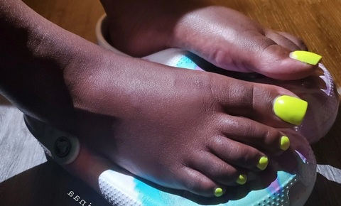 FeetbyGinaa @feetbyginaa cover picture
